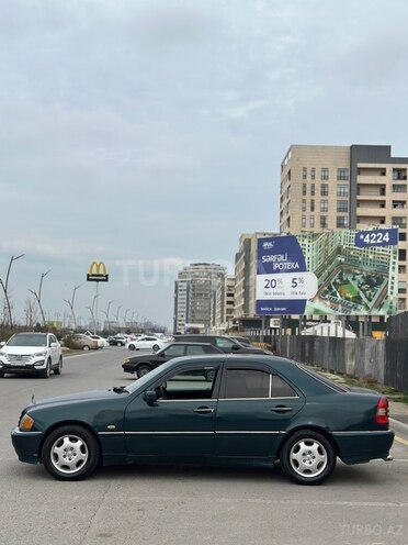 Mercedes C 230 1997, 240,000 km - 2.3 l - Sumqayıt