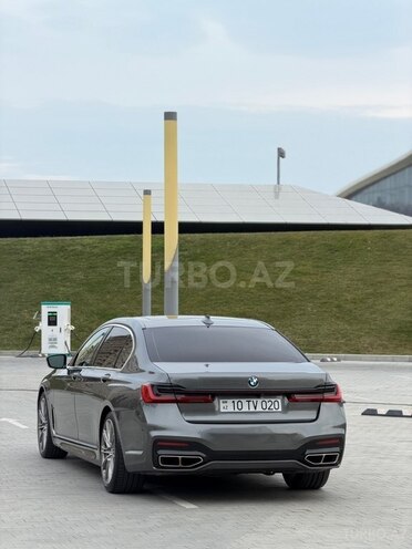 BMW 740-7