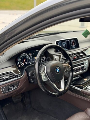 BMW 740-9