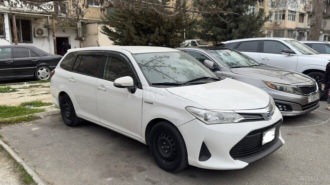Toyota Corolla Fielder-5