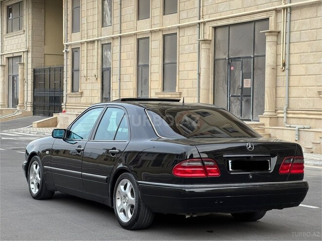 Mercedes E 240 1999, 212,000 km - 2.4 l - Sumqayıt