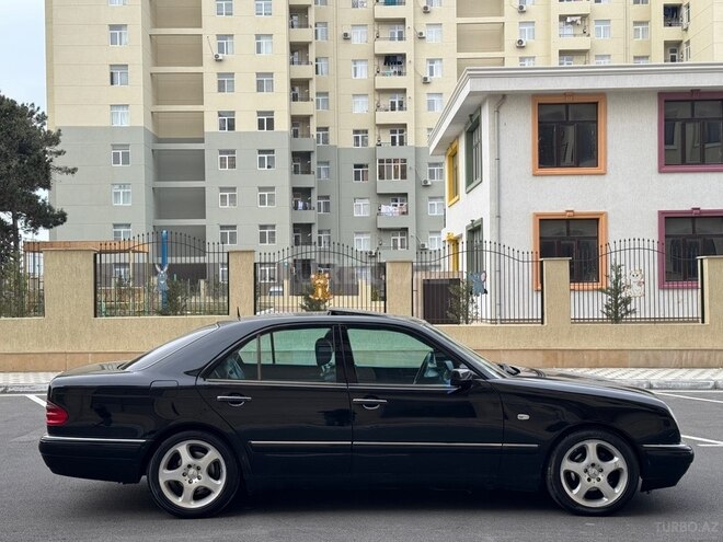 Mercedes E 240 1999, 212,000 km - 2.4 l - Sumqayıt