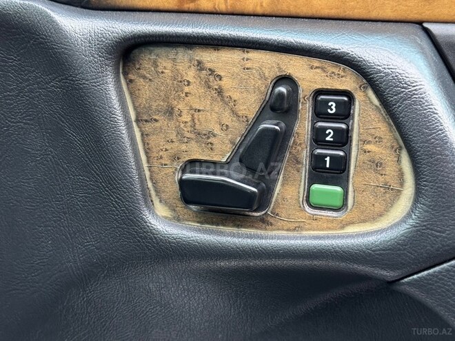 Mercedes E 240 1999, 212,000 km - 2.4 l - Sumqayıt