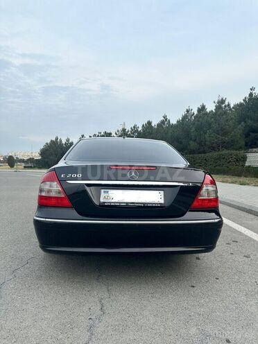 Mercedes E 200-2