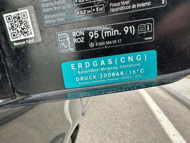 Mercedes E 200-11