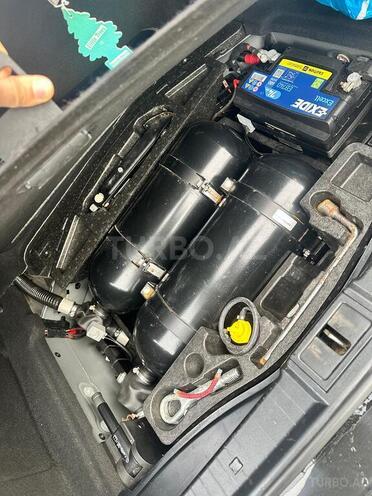 Mercedes E 200-13