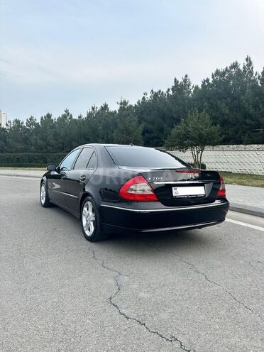 Mercedes E 200-17