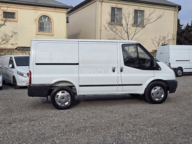 Ford Transit-4