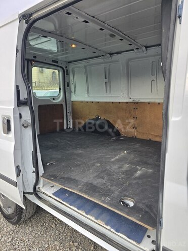 Ford Transit-11