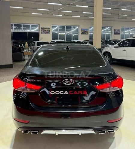 Hyundai Elantra-10