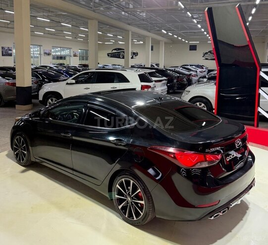 Hyundai Elantra-9