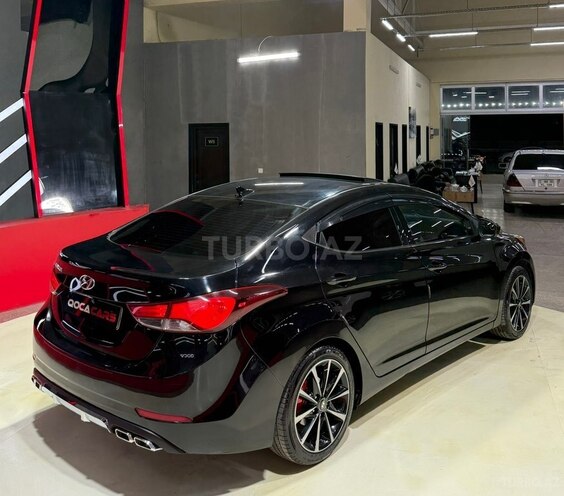 Hyundai Elantra-8
