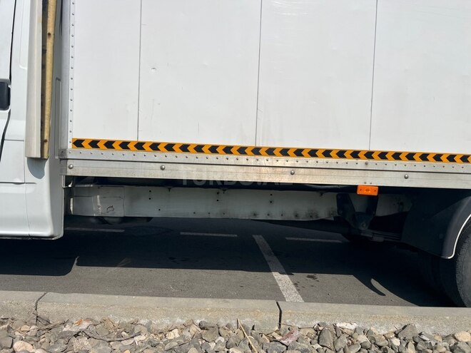 Ford Transit-5