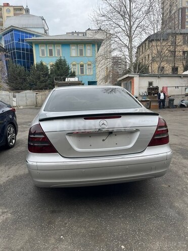 Mercedes E 240 2002, 278,000 km - 2.6 л - Bakı