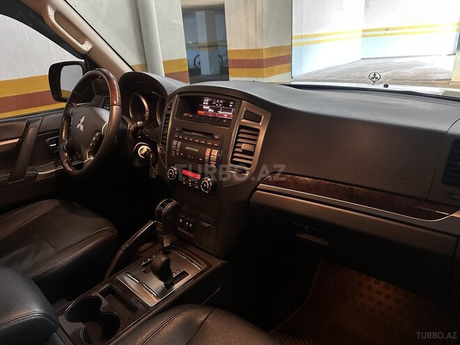 Mitsubishi Pajero 2014, 136,000 km - 3.8 л - Bakı
