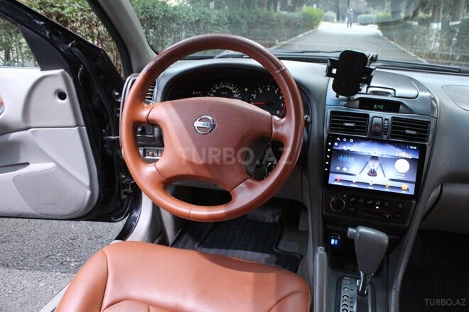 Nissan Maxima-7