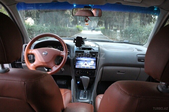 Nissan Maxima-6