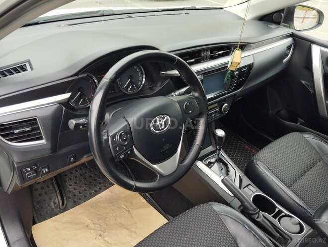 Toyota Corolla-10