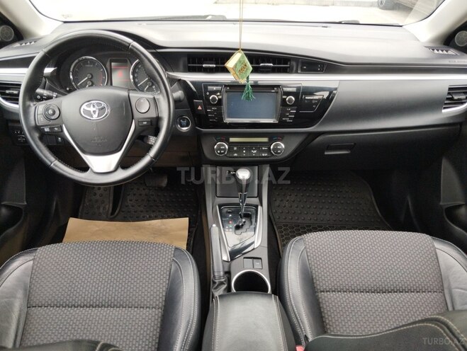 Toyota Corolla-14