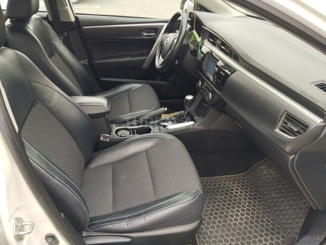 Toyota Corolla-9