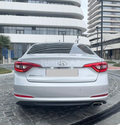 Hyundai Sonata-4