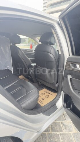 Hyundai Sonata-17