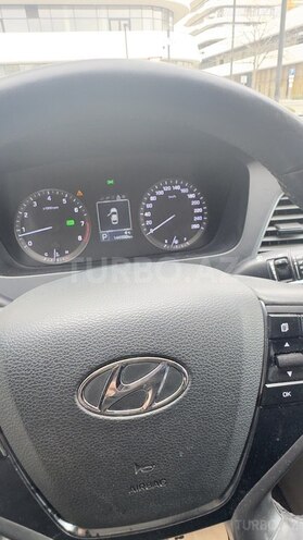 Hyundai Sonata-14