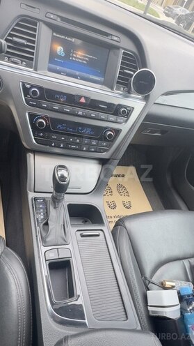 Hyundai Sonata-13