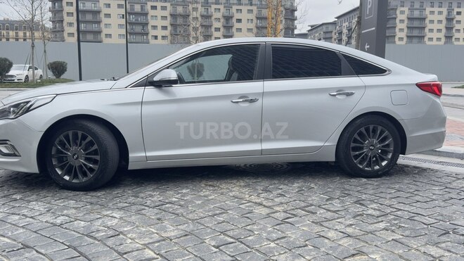 Hyundai Sonata-6