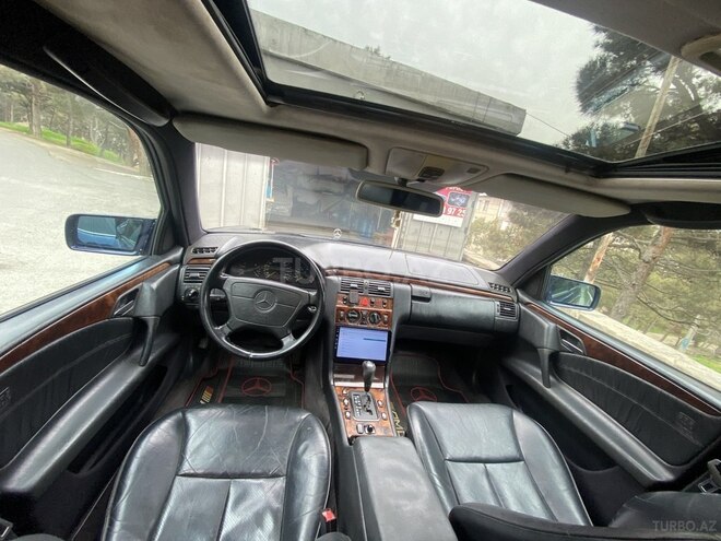 Mercedes E 240 1998, 245,450 km - 2.4 l - Bakı