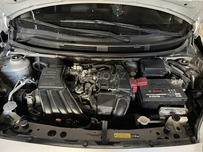 Nissan March-9