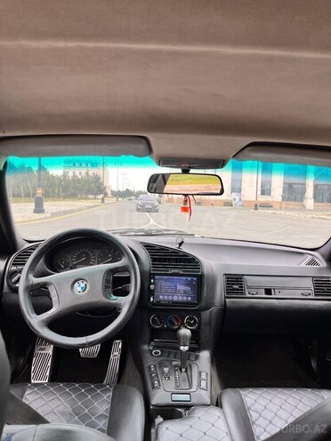 BMW 330-3