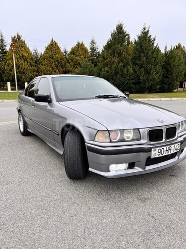 BMW 330-4