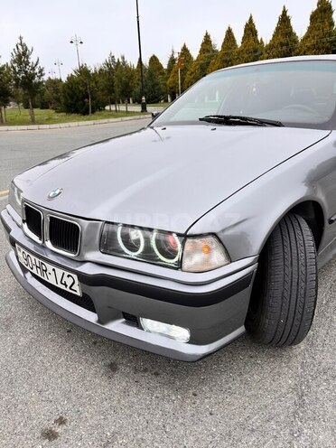 BMW 330-5