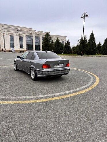 BMW 330-6