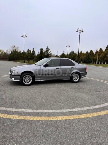 BMW 330-9
