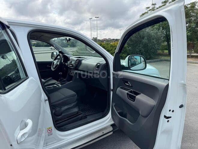 Volkswagen Amarok-11
