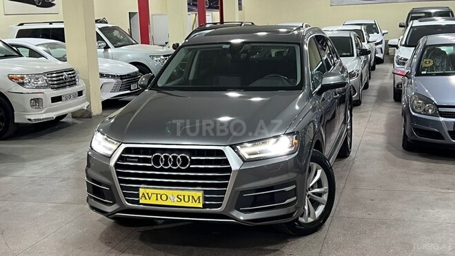 Audi Q7-8
