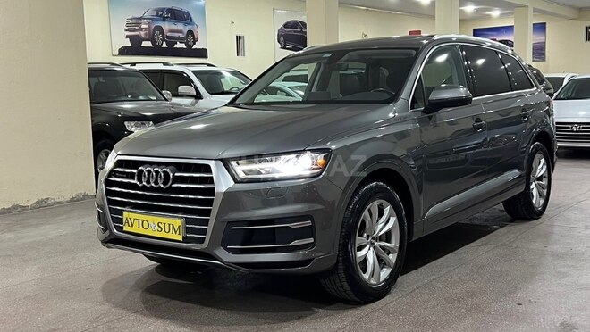 Audi Q7-10