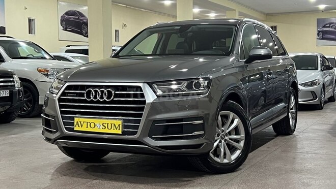 Audi Q7-3
