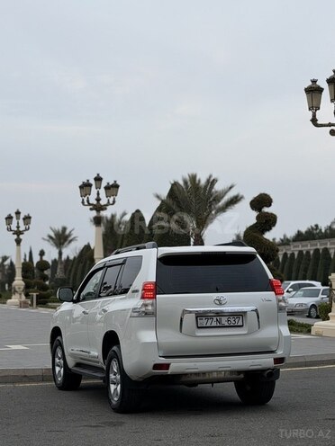 Toyota Land Cruiser Prado-5