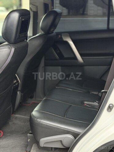 Toyota Land Cruiser Prado-8