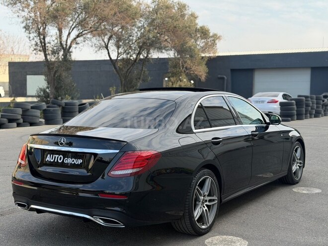 Mercedes E 220 d-4