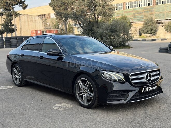 Mercedes E 220 d-3