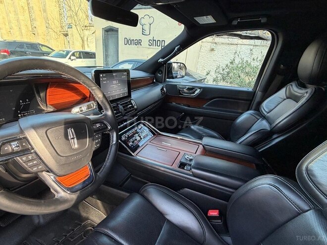 Lincoln Navigator-12