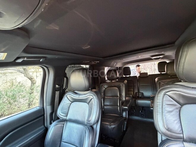 Lincoln Navigator-13