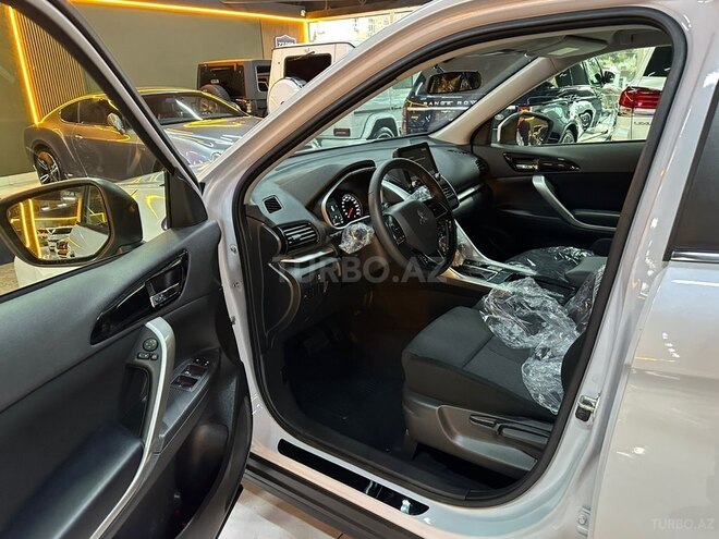 Mitsubishi Eclipse Cross-13
