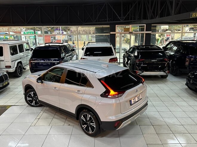 Mitsubishi Eclipse Cross-12