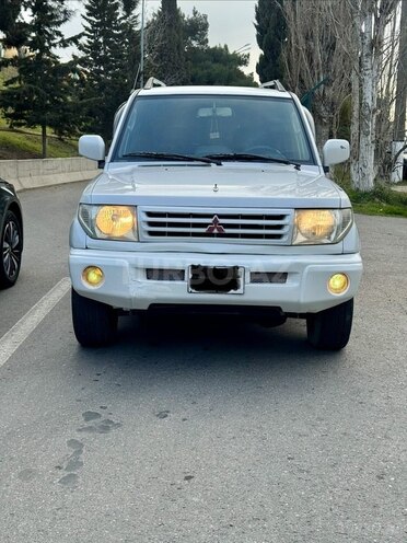 Mitsubishi Pajero io 1999, 339,000 km - 1.8 л - Bakı