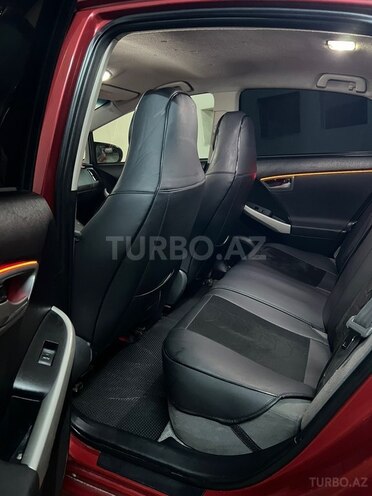 Toyota Prius-8